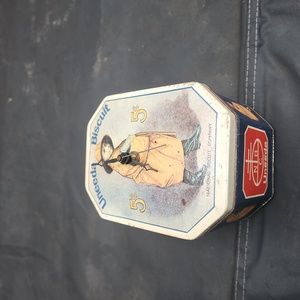 Antique Nabisco Uneeda Bicuit tin clock